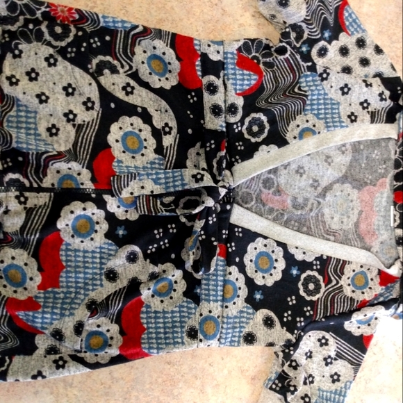 Day Trip Top Medium - Picture 1 of 3